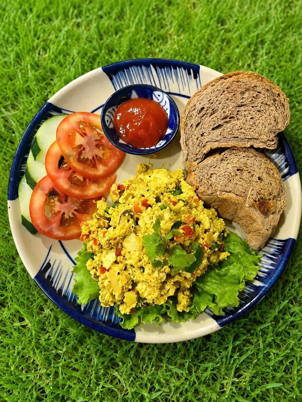 Tofu scrambled with veggies